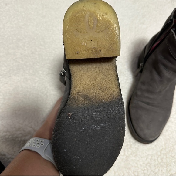 CHANEL CC Turnlock Suede Ankle Boots Size 35/ US 5 - Picture 4 of 6